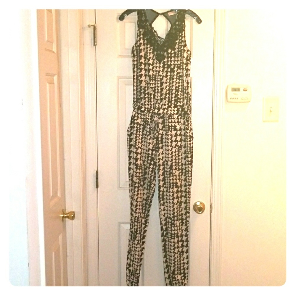 Black and white casual romper